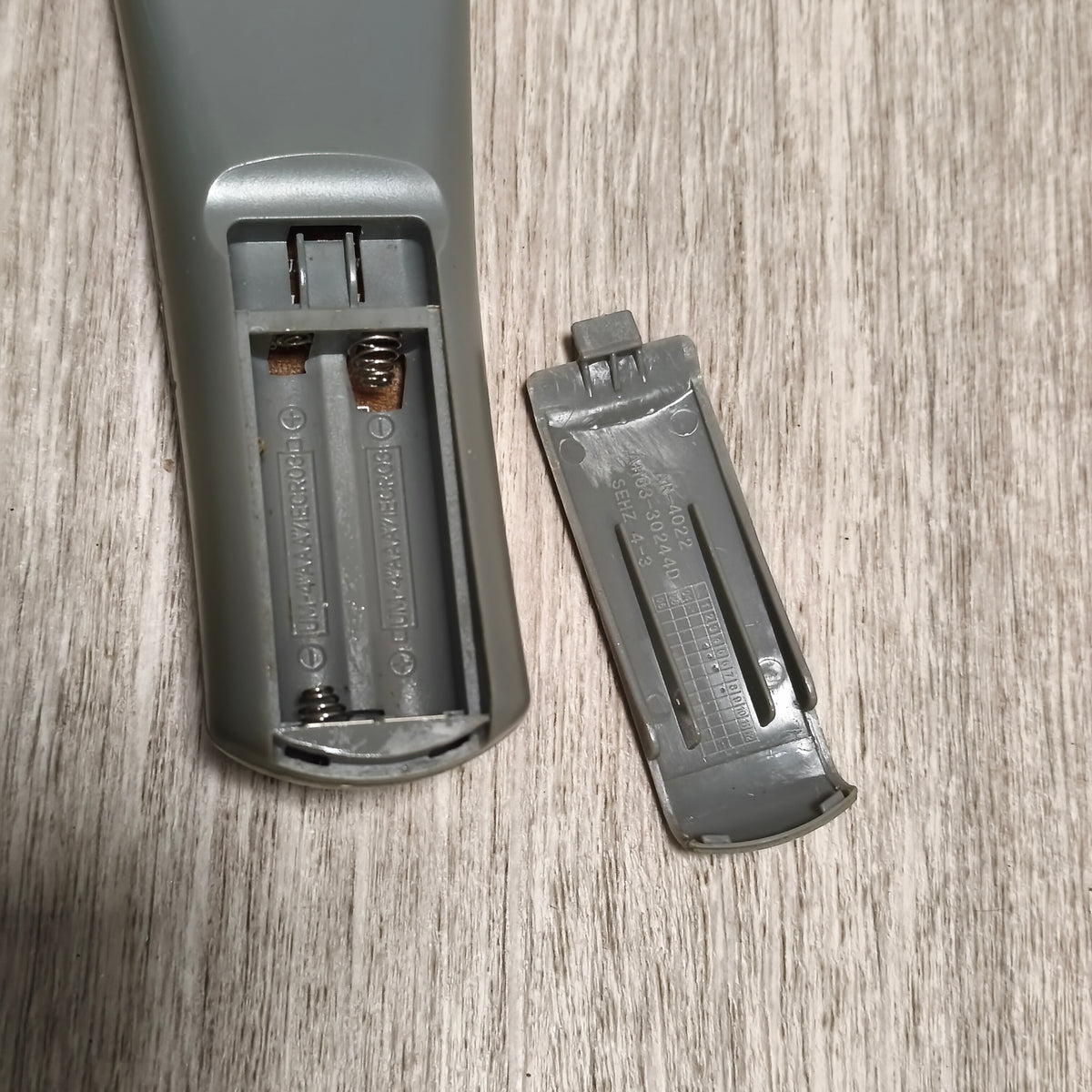 Genuine Samsung AH59-01043N Audio Remote Control UNTESTED Gray