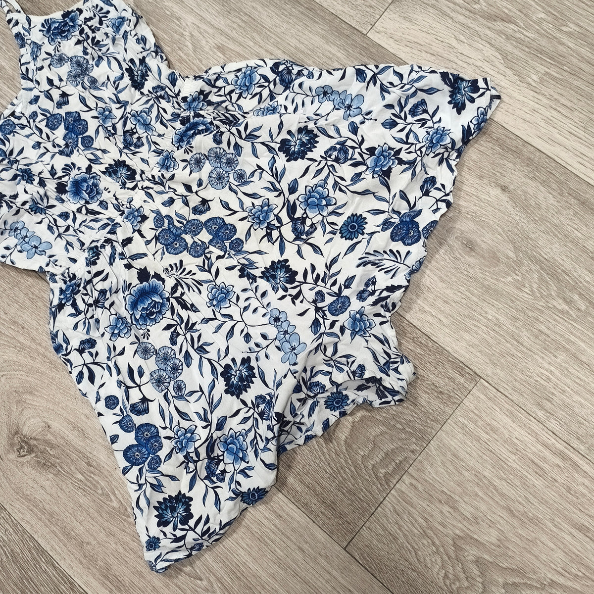 H&M Divided Floral Romper Sleeveless Blue White Spaghetti Strap Womens