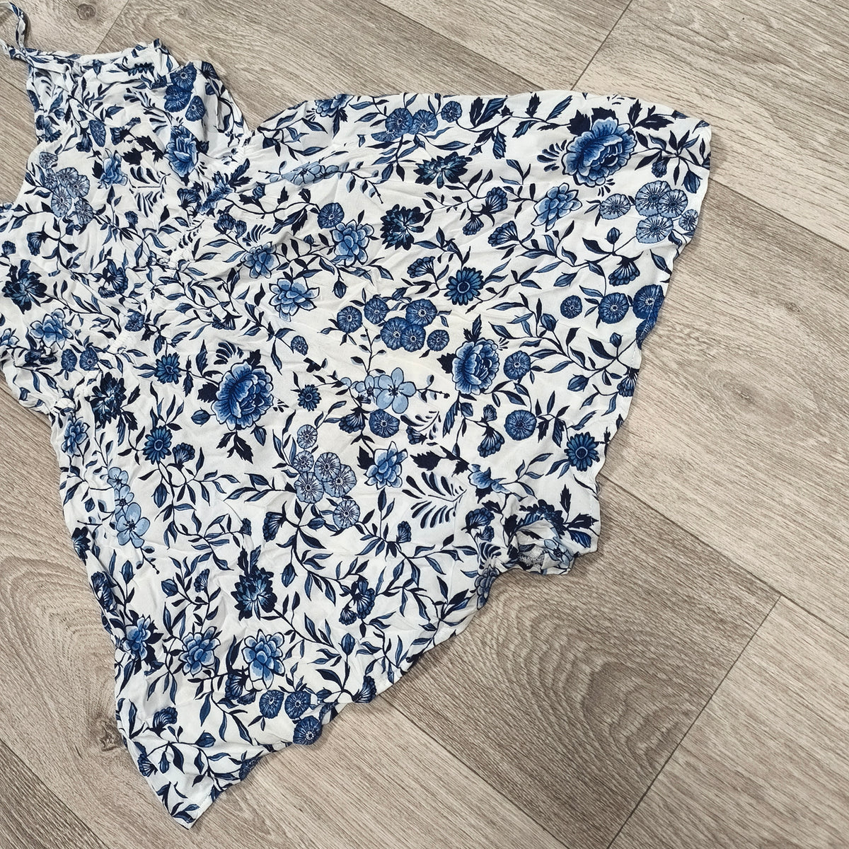 H&M Divided Floral Romper Sleeveless Blue White Spaghetti Strap Womens