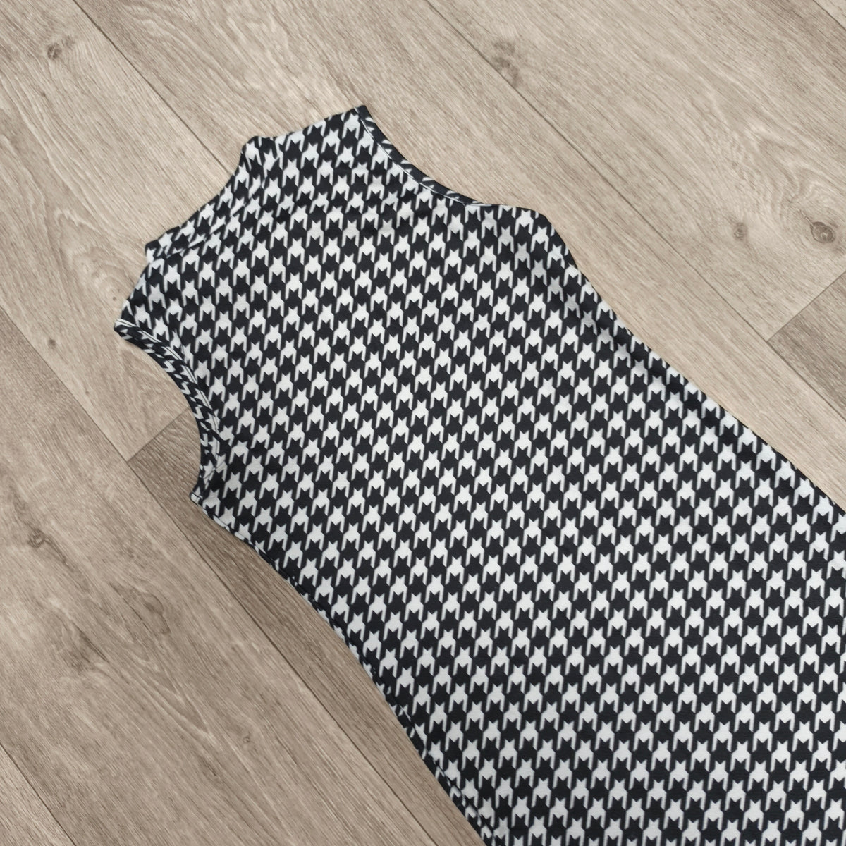 SHEIN Girls Houndstooth Mock Neck Sleeveless Bodycon Dress Size 9Y EU 134