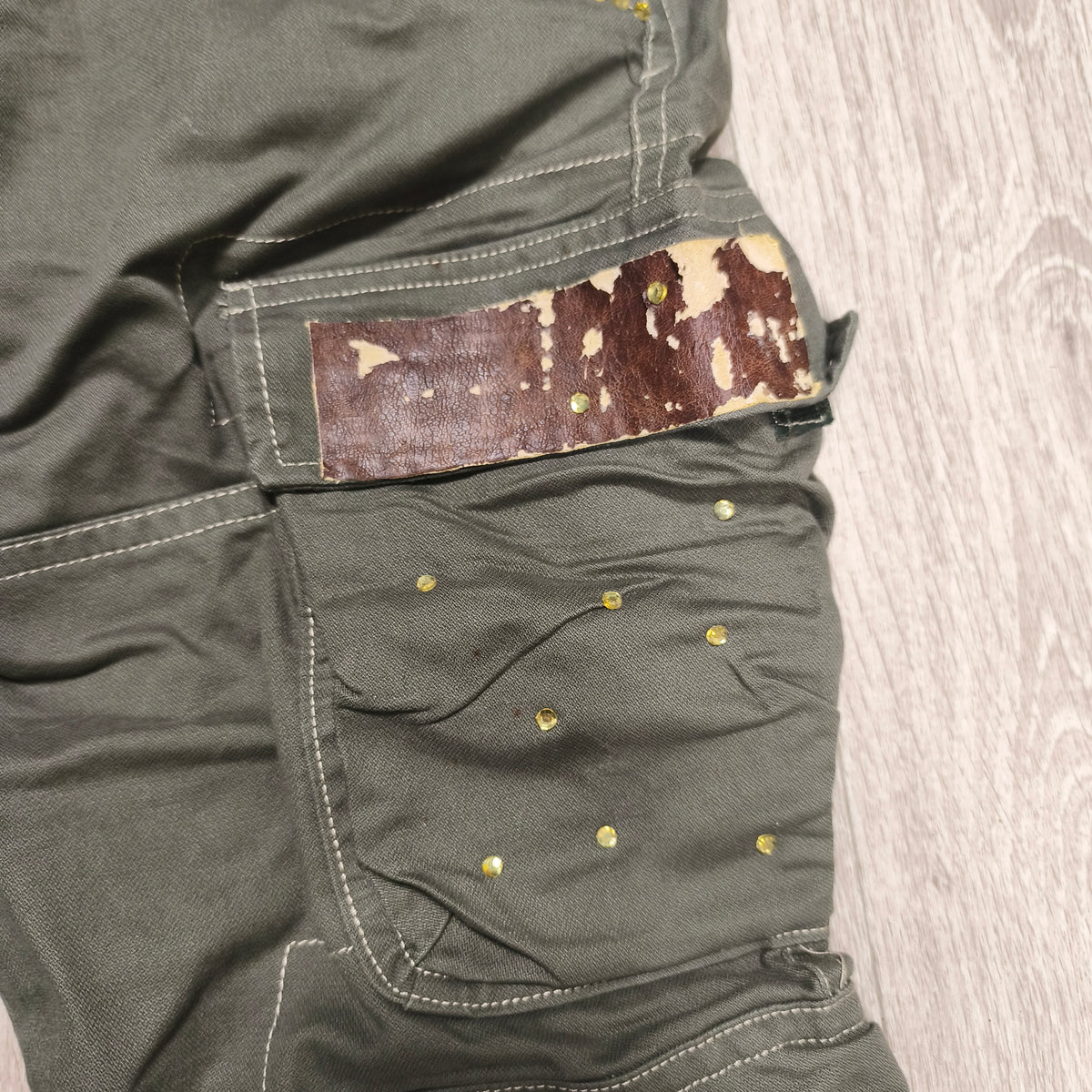 Y2K Cargo Pants Womens Size 30 Green Studded Rhinestone Low Rise Flare FAIR