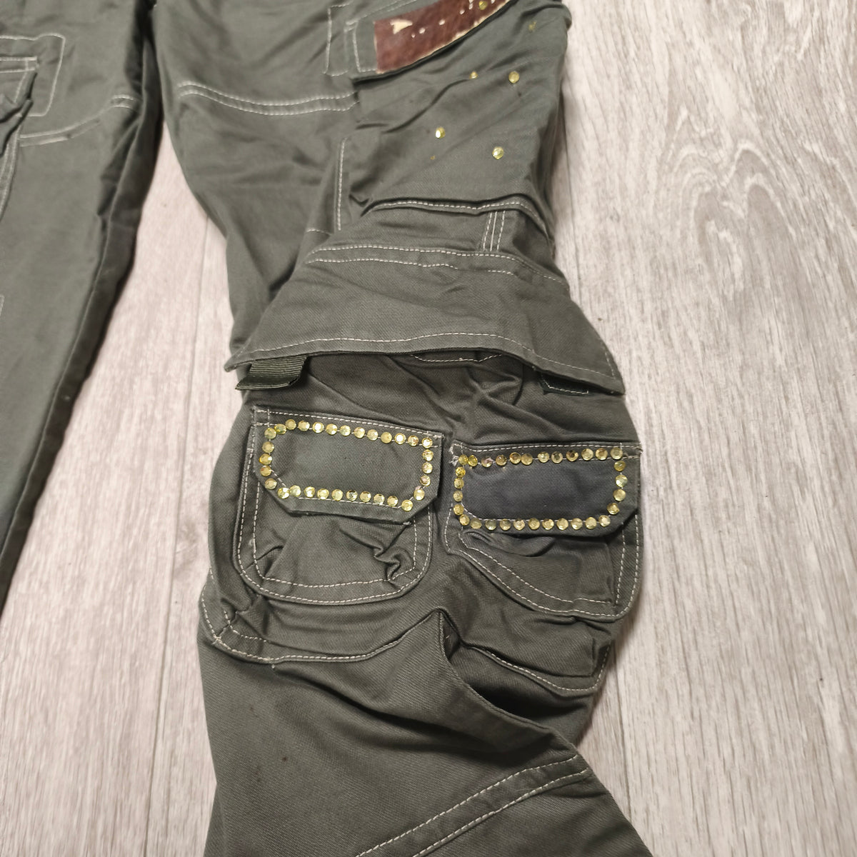 Y2K Cargo Pants Womens Size 30 Green Studded Rhinestone Low Rise Flare FAIR