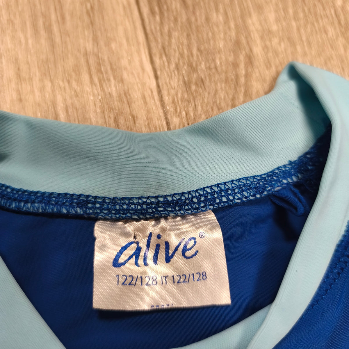 Alive Boys Blue Shark Rash Guard Swim Top Swimwear Size 122/128 Short Sleeve