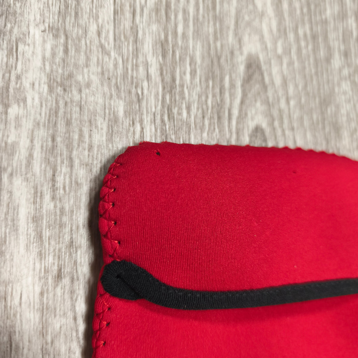 Red Neoprene Protective Sleeve Pouch Soft Case Elastic Band Strap 22cm x 15cm