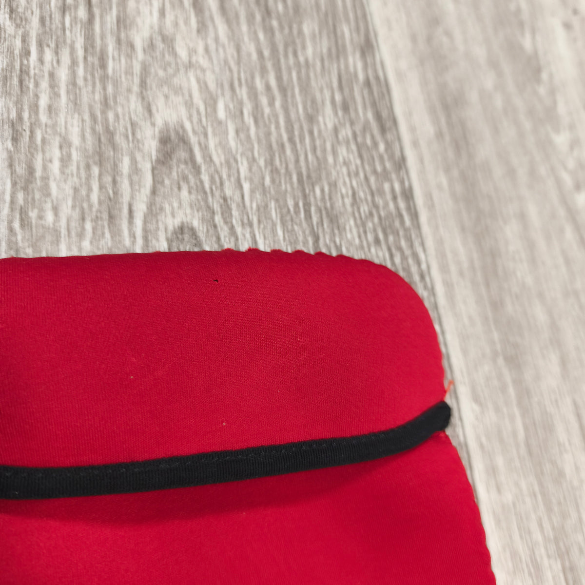 Red Neoprene Protective Sleeve Pouch Soft Case Elastic Band Strap 22cm x 15cm