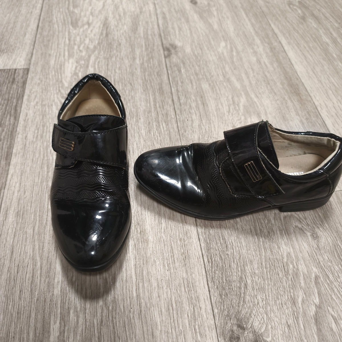 Milani Boys Black Patent Leather Dress Shoes Hook & Loop Formal Loafers Size 31