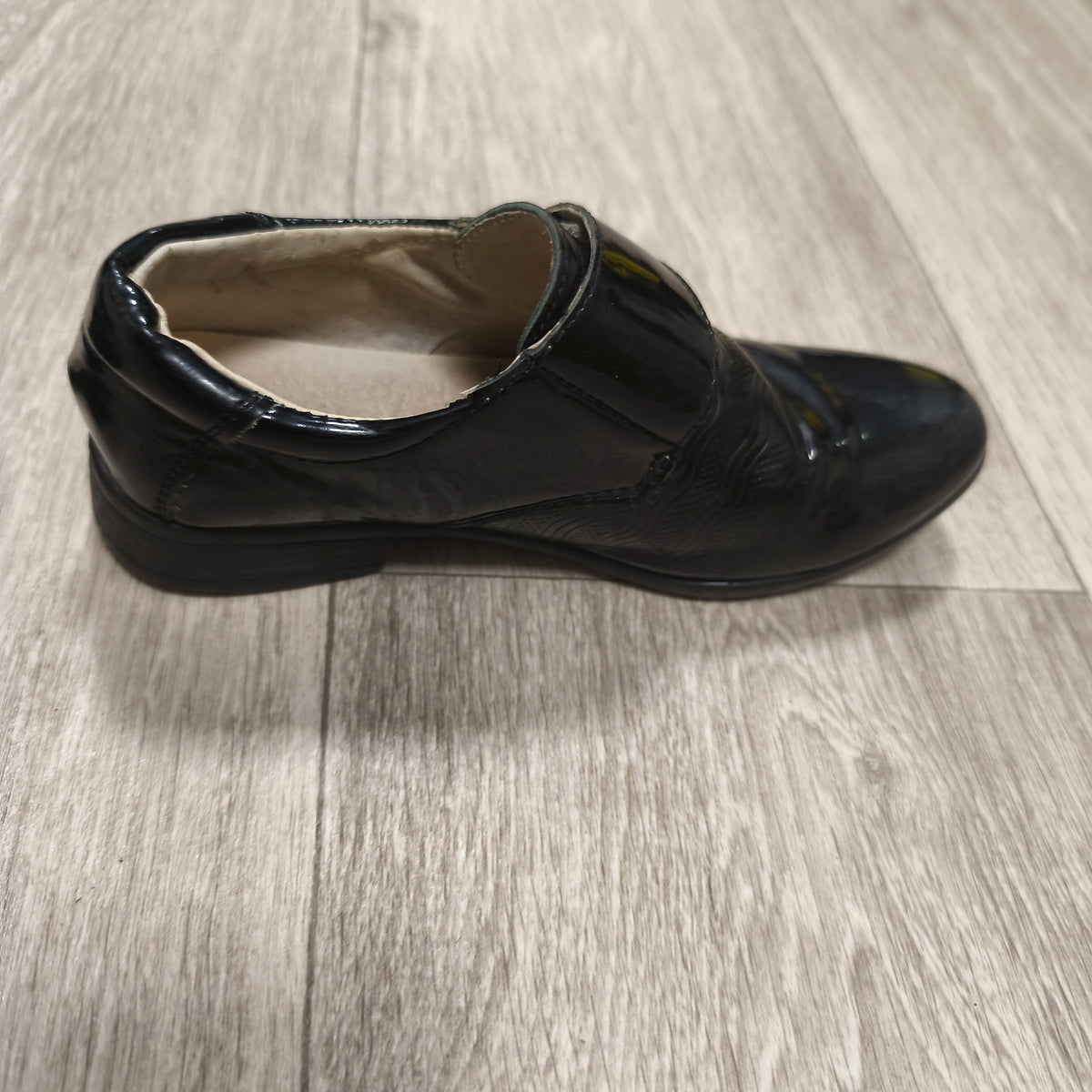Milani Boys Black Patent Leather Dress Shoes Hook & Loop Formal Loafers Size 31