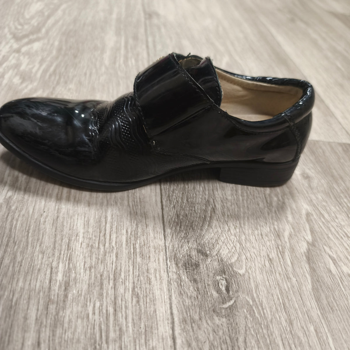 Milani Boys Black Patent Leather Dress Shoes Hook & Loop Formal Loafers Size 31