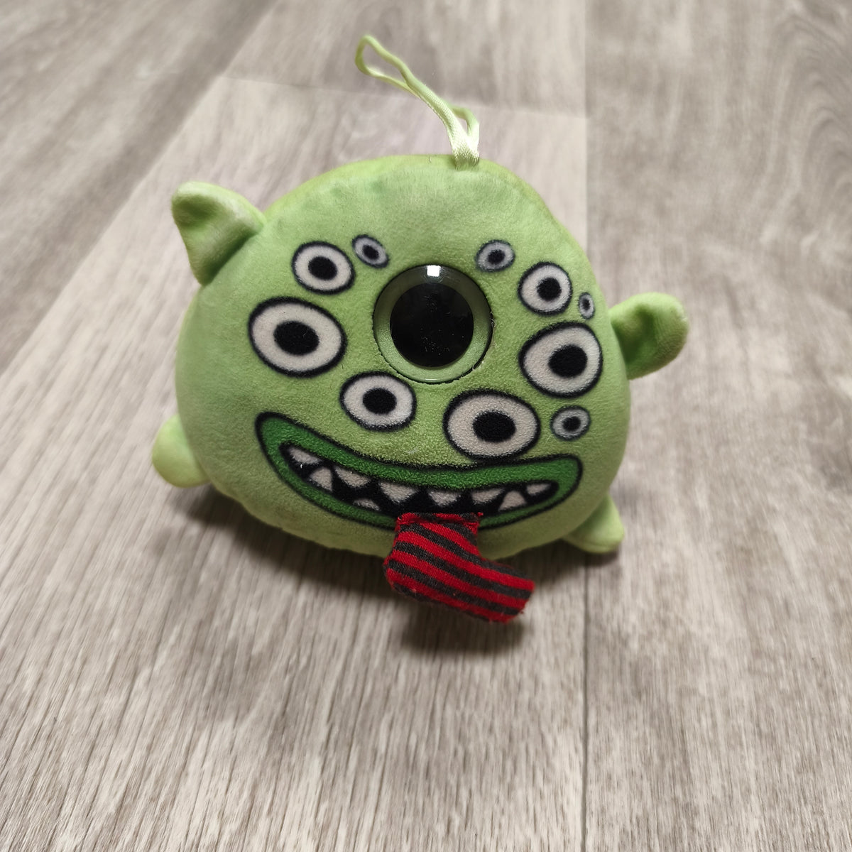 Lovely Monsters Green Alien Monster Plush Toy Stuffed Animal Hanging Loop