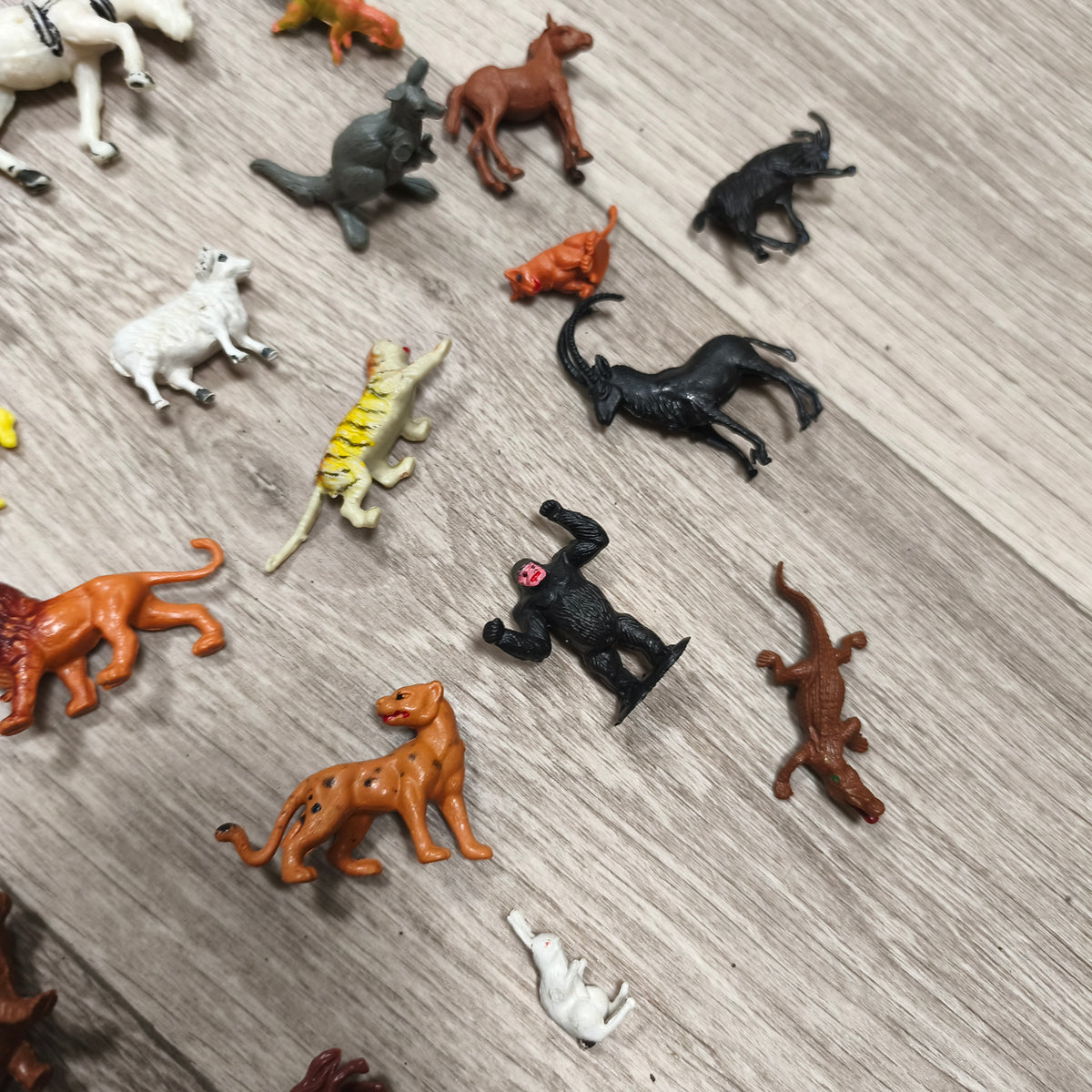Vintage Mini Plastic Toy Animal Figurines Lot Safari Wild Zoo Farm Animals