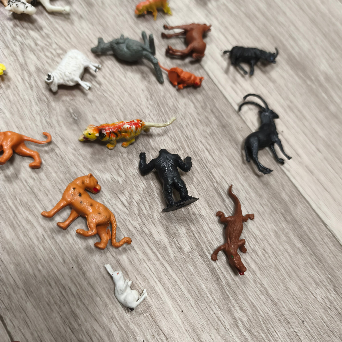 Vintage Mini Plastic Toy Animal Figurines Lot Safari Wild Zoo Farm Animals
