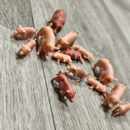 Lot of Vintage Miniature Plastic Pig Figurines Farm Animal Toy Figures