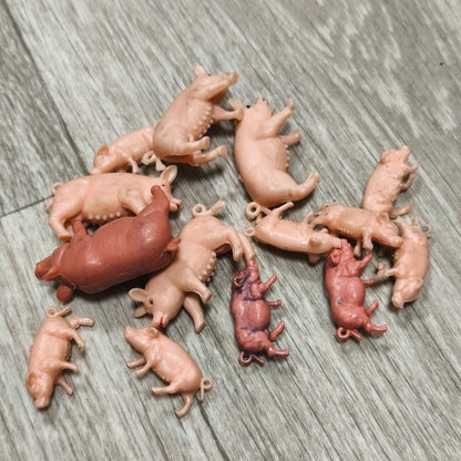 Lot of Vintage Miniature Plastic Pig Figurines Farm Animal Toy Figures