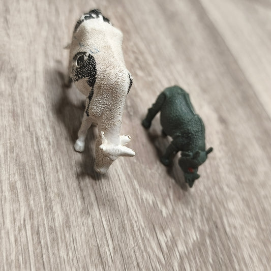 Vintage Plastic Animal Figures Lot Cow Bull Rhino Rhinoceros Hong Kong Toy