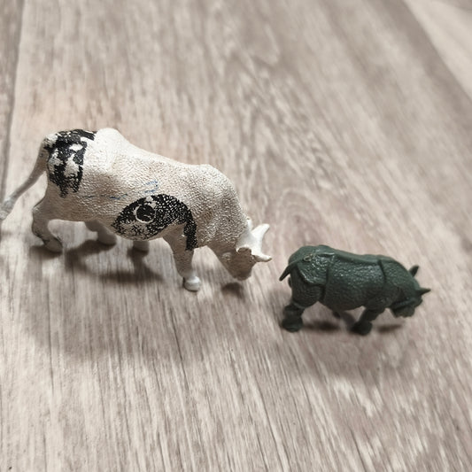 Vintage Plastic Animal Figures Lot Cow Bull Rhino Rhinoceros Hong Kong Toy