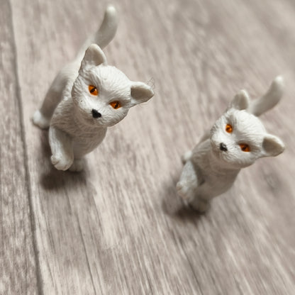 Vintage 1996 MEG Kitty In My Pocket White Cat Kitten Figures Pair Set of 2