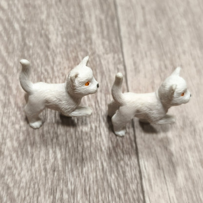 Vintage 1996 MEG Kitty In My Pocket White Cat Kitten Figures Pair Set of 2