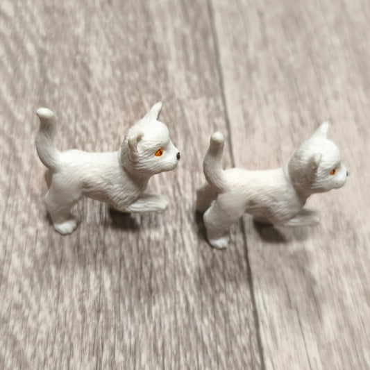 Vintage 1996 MEG Kitty In My Pocket White Cat Kitten Figures Pair Set of 2
