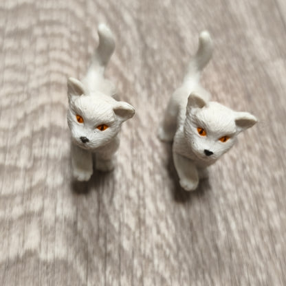 Vintage 1996 MEG Kitty In My Pocket White Cat Kitten Figures Pair Set of 2