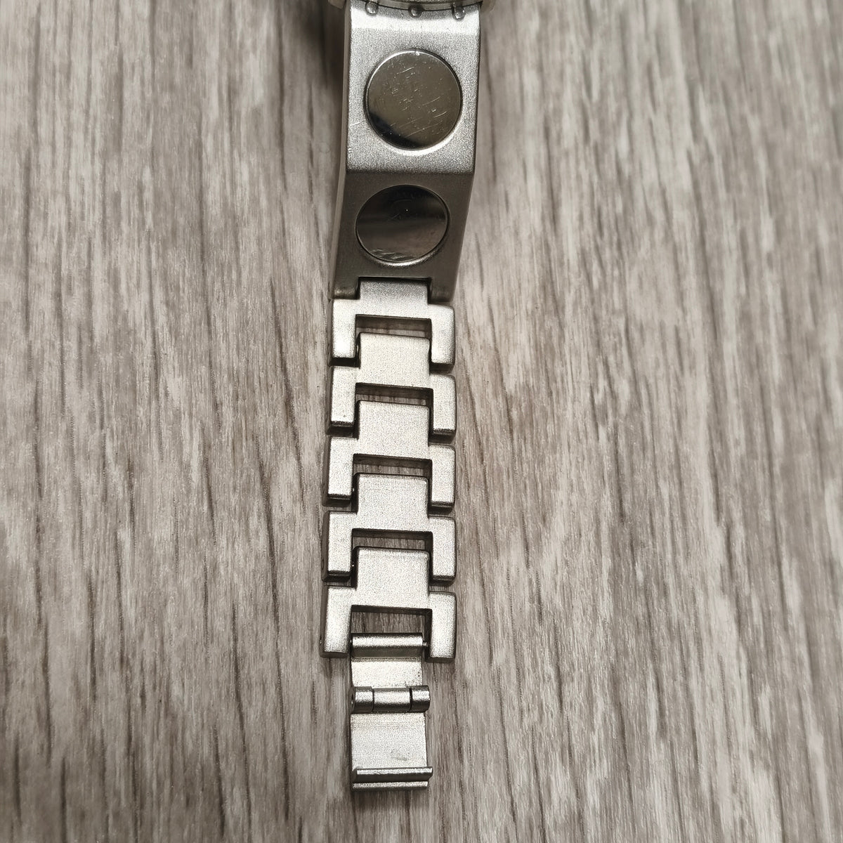 PELEX Quartz Blue Dial Stainless Steel Back Water Resistant Watch Cage Detail