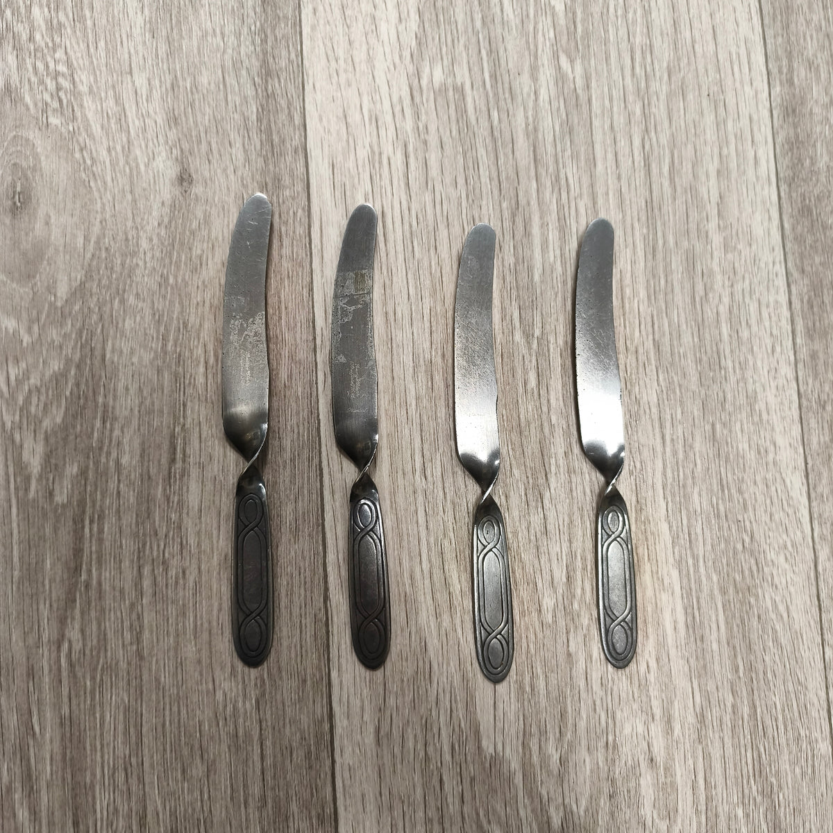 4x Vintage George Clark Sheffield Stainless Volito Butter Knives Spreaders