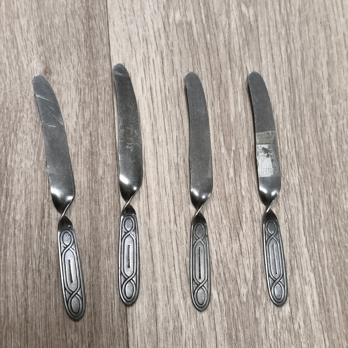4x Vintage George Clark Sheffield Stainless Volito Butter Knives Spreaders