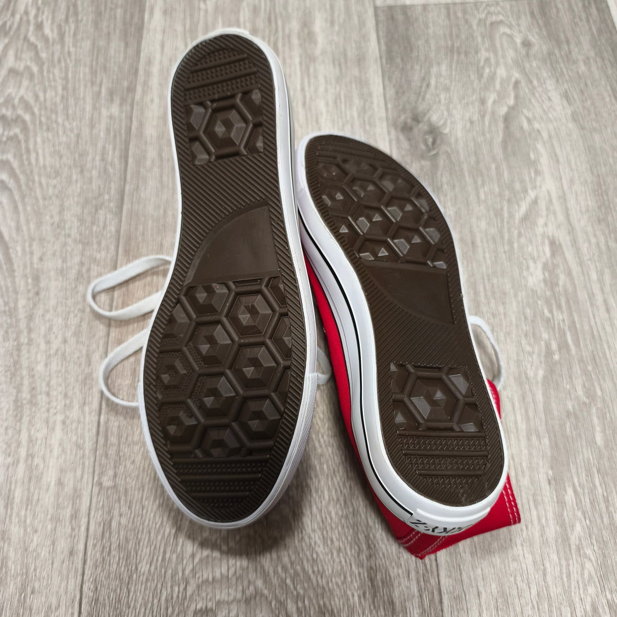 LUCKY-Z Red Canvas High Top Sneakers Shoes Lace Up Size EU 41